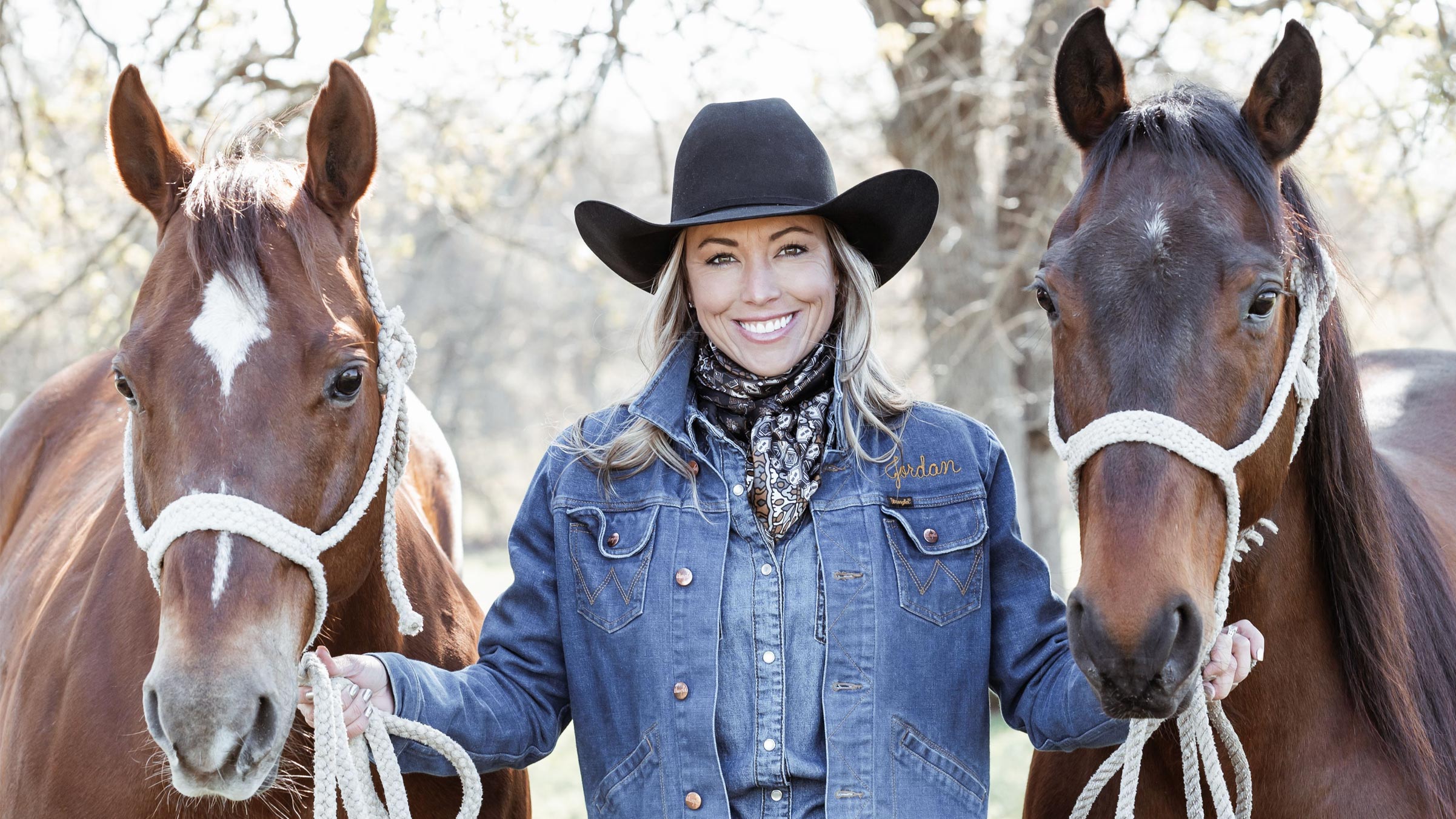 Meet Jordan Jo Hollabaugh, Breakaway Roper, AgTruckTrader Pro Rodeo Team